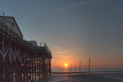 ImageStrand von St. Peter-Ording mit Pfahlbauten