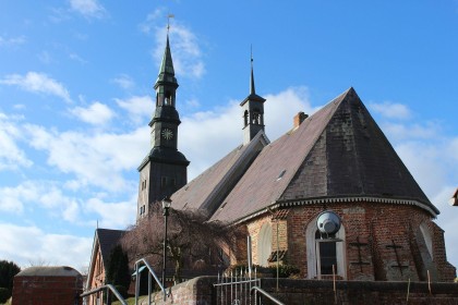 ImageSt. Magnus-Kirche in Tating