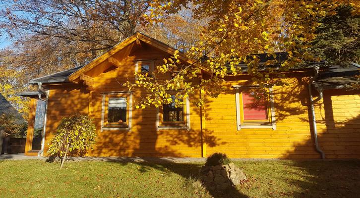 Blockbohlenhaus mit Saunahaus und Gartenschlafhaus Blockbohlenhaus mit Saunahaus und Gartenschlafhaus - Friedrichsbrunn