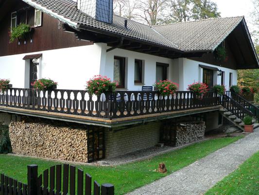 4-Sterne-Ferienwohnung 1 m. PKW-Garage am Nationalpark Harz 4-Sterne-Ferienwohnung 1 m. PKW-Garage am Nationalpark Harz - Bad Harzburg