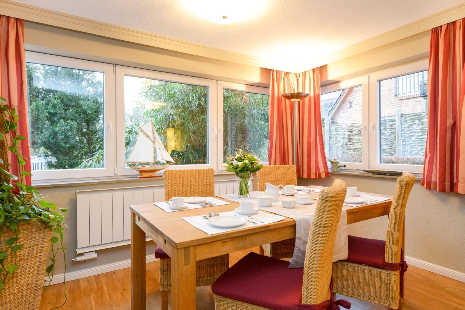 Schöne helle Esszimmer Ecke