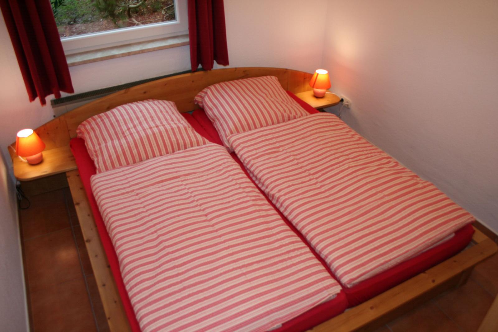 2. Schlafzimmer mit Doppelbett