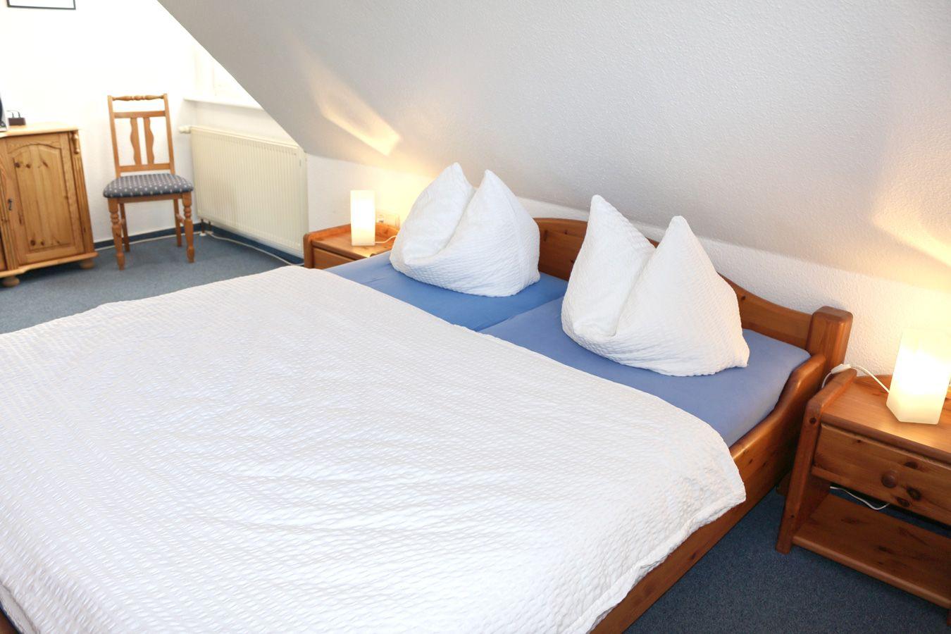 Bettwäsche und Handtücher sind inklusive