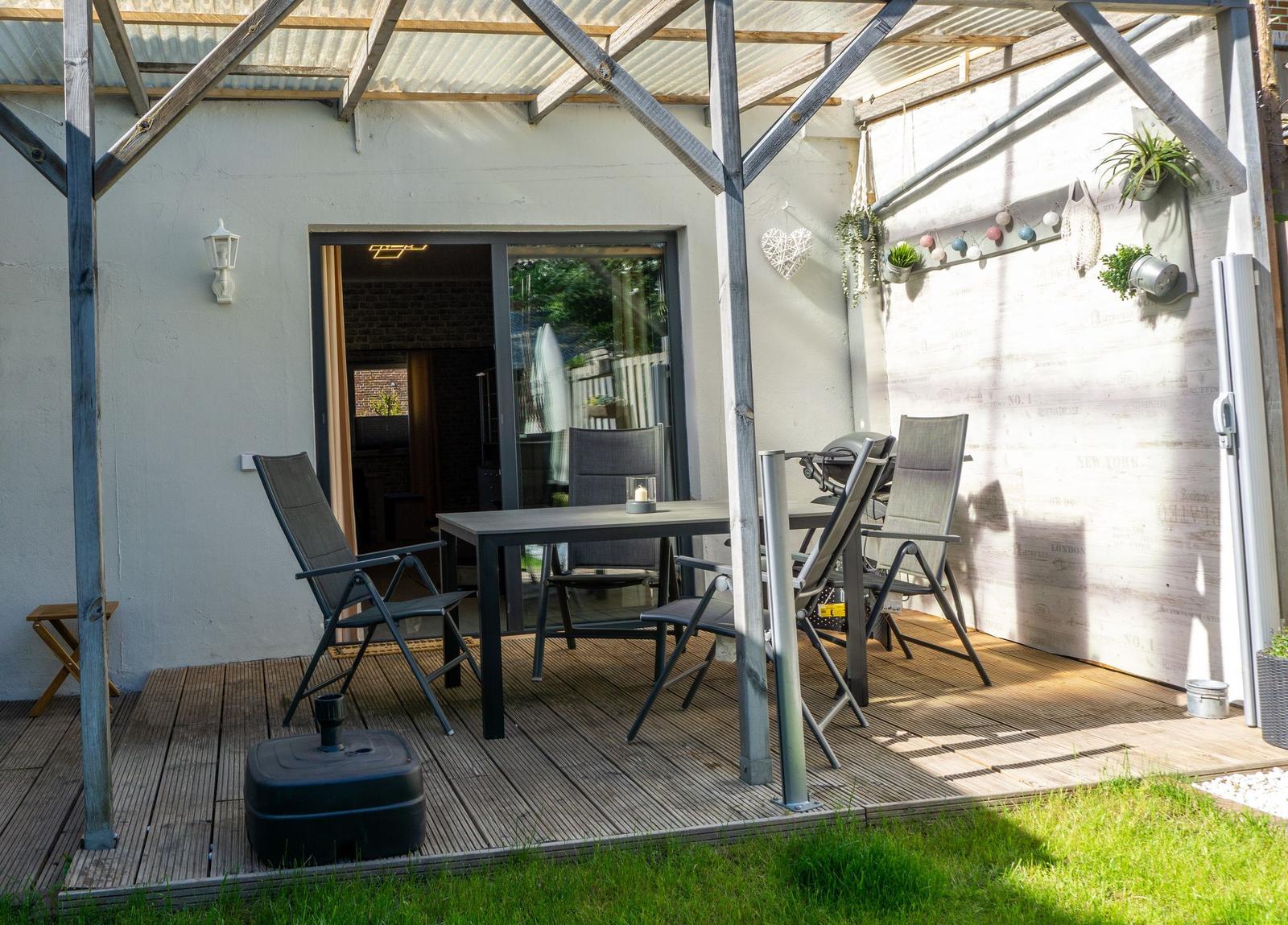 überdachte Terrasse