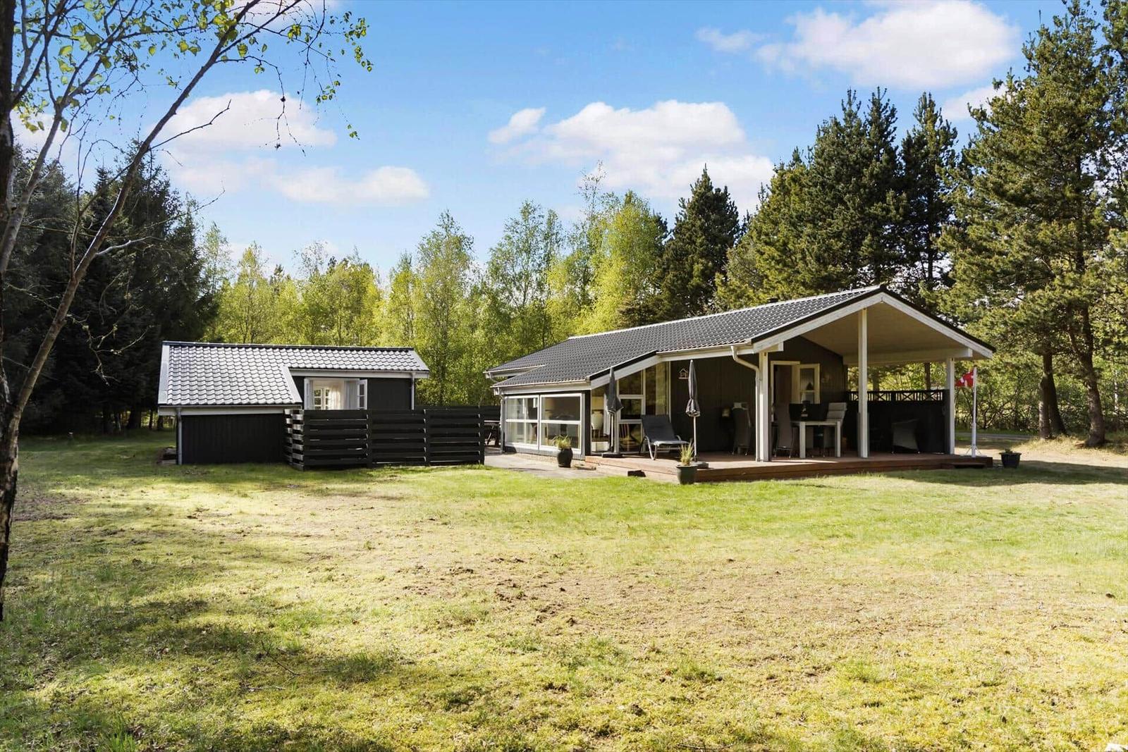 Haus mit Terrasse und Garten in Waldnähe