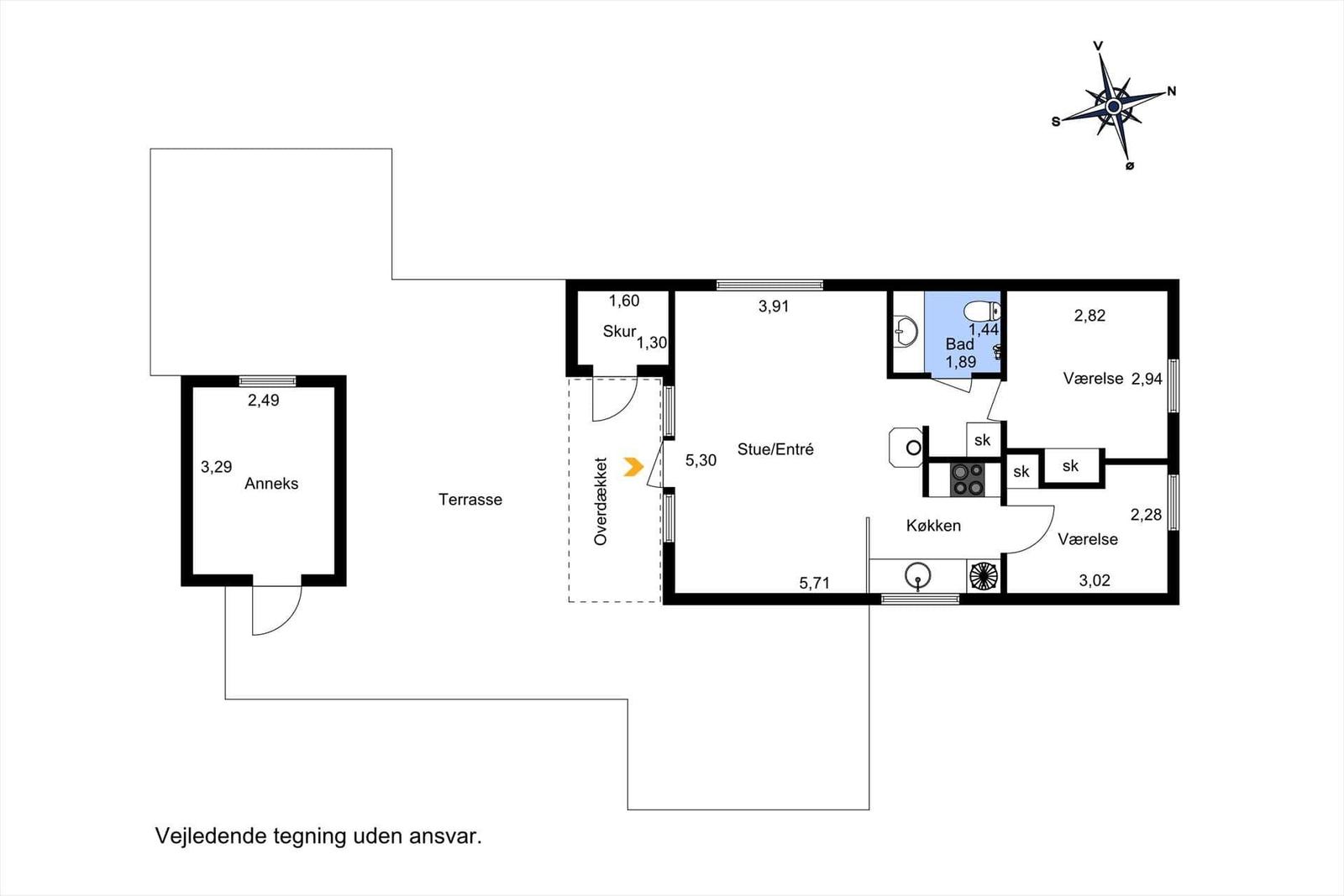 Plan zeigt Wohnfläche mit Küche, Bad, zwei Schlafzimmern und Terrasse.