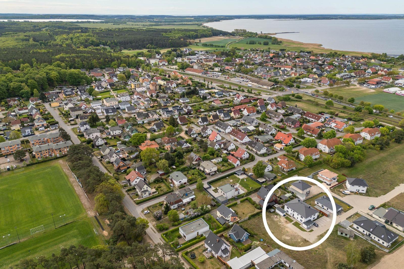 Haus mit Garten in ruhiger Wohngegend nahe Wasser
