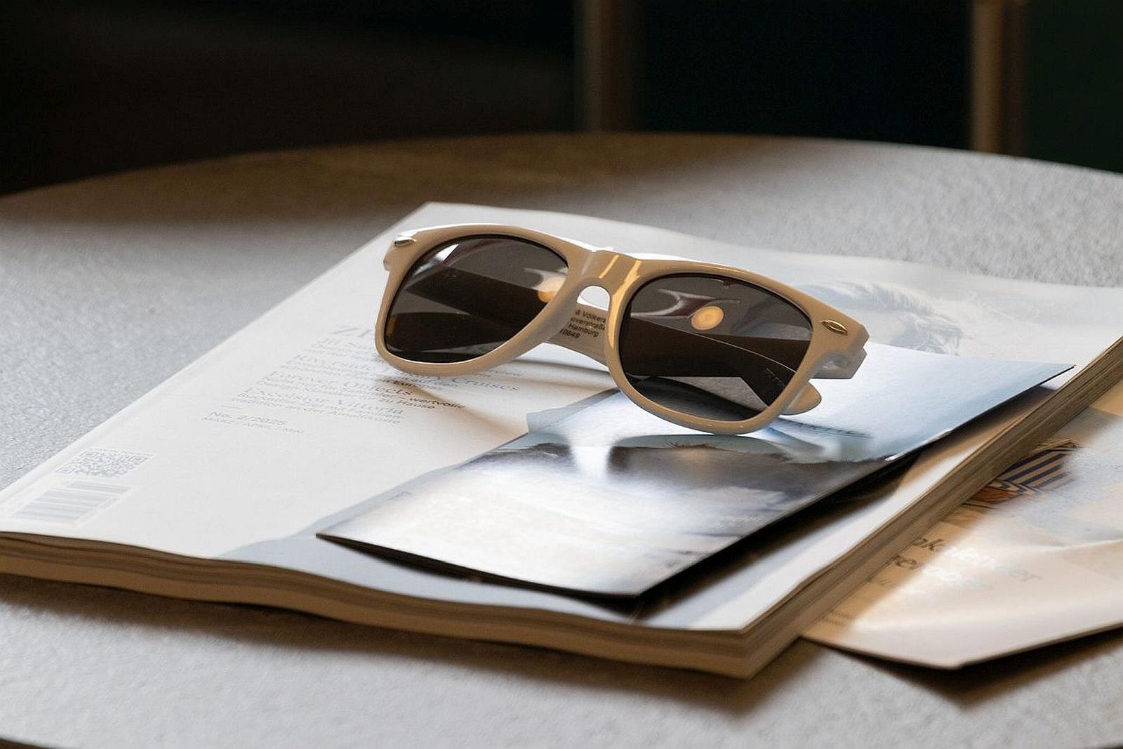 Lektüre könnt ihr bei uns erfragen