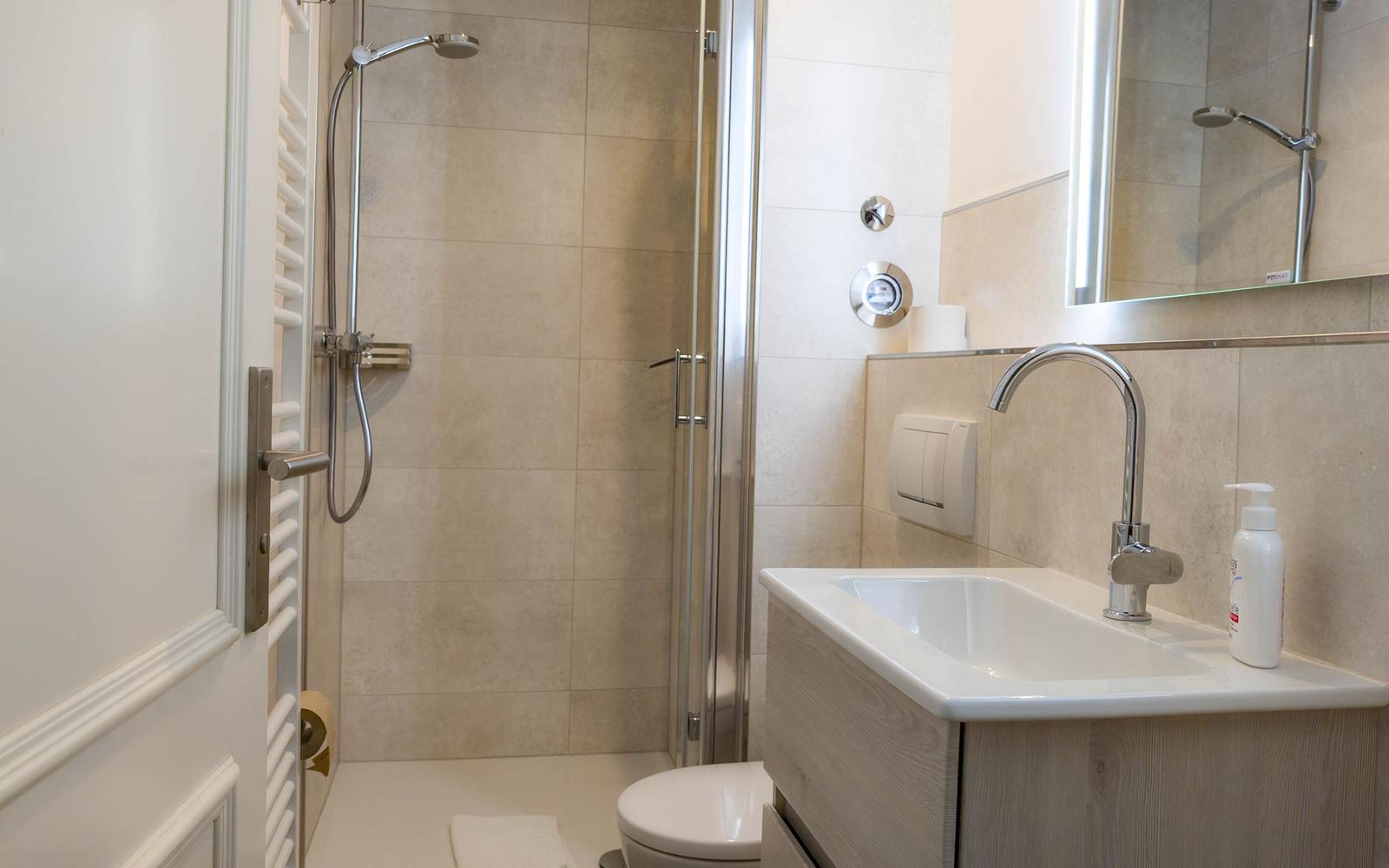 renoviertes Duschbad...