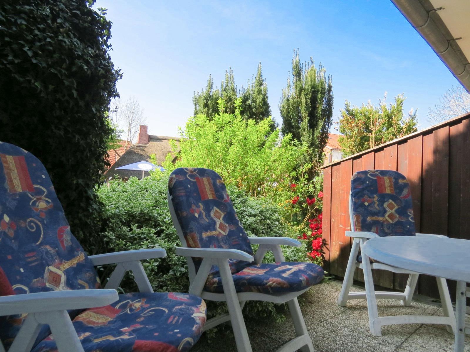 möblierte Terrasse...