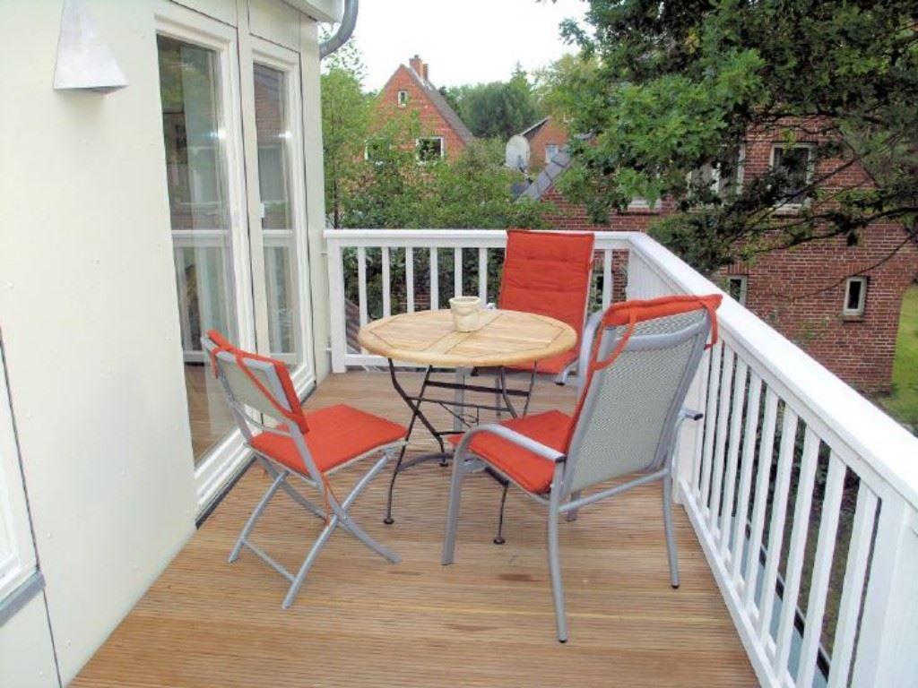 möblierter Balkon...