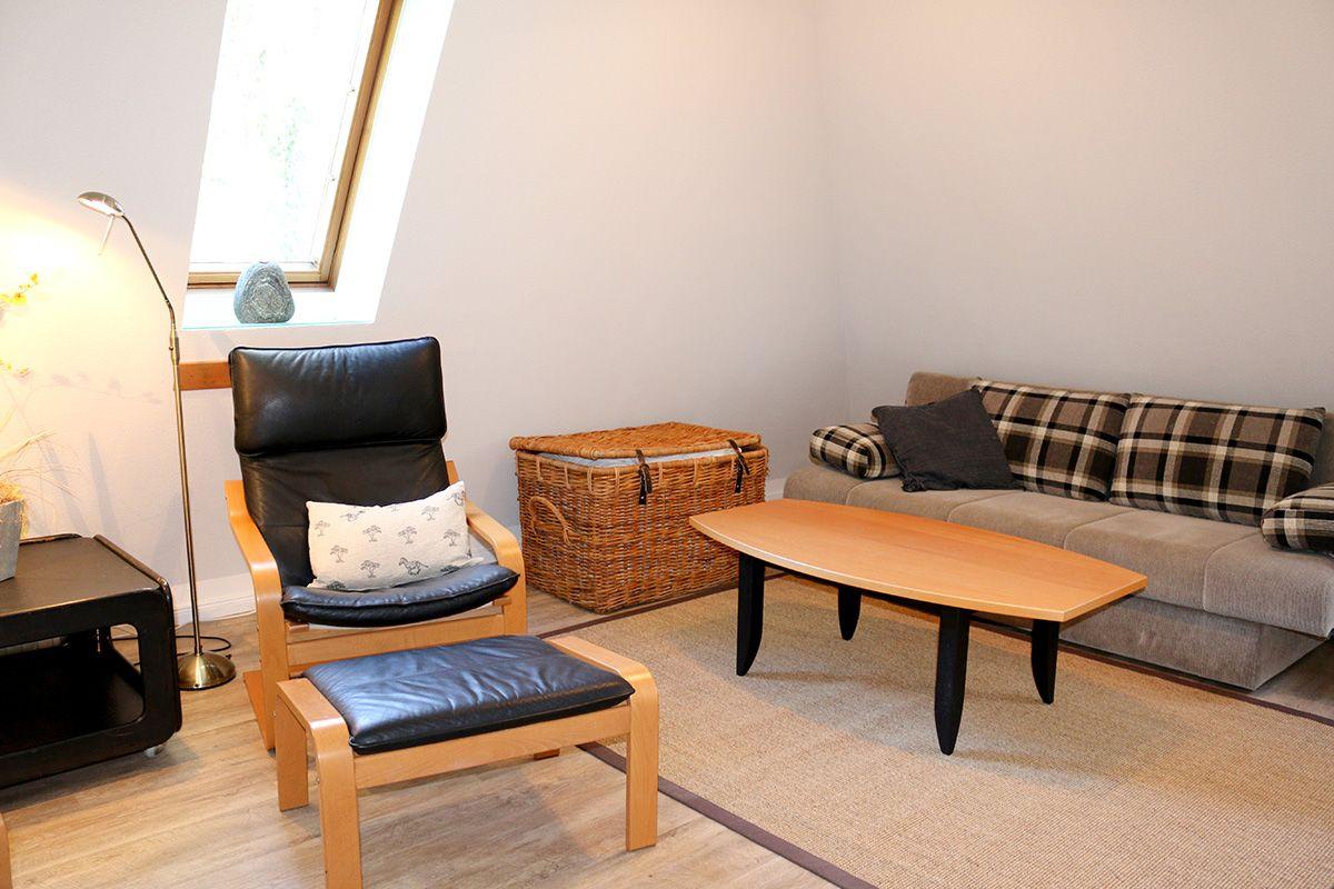 beide Couchen sind ausklappbar und dienen als Aufbettung für jeweils 2 Personen