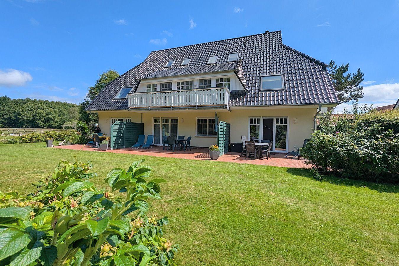 Haus zum Leuchtturm W1 (rechte Seite)