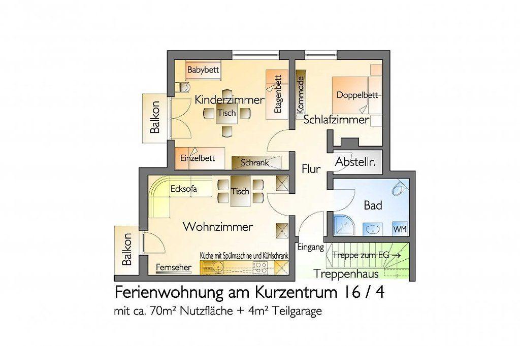 Ferienwohnung mit 4 Schlafzimmern, Wohnzimmer, Küche und Bad. Zwei Balkone vorhanden.