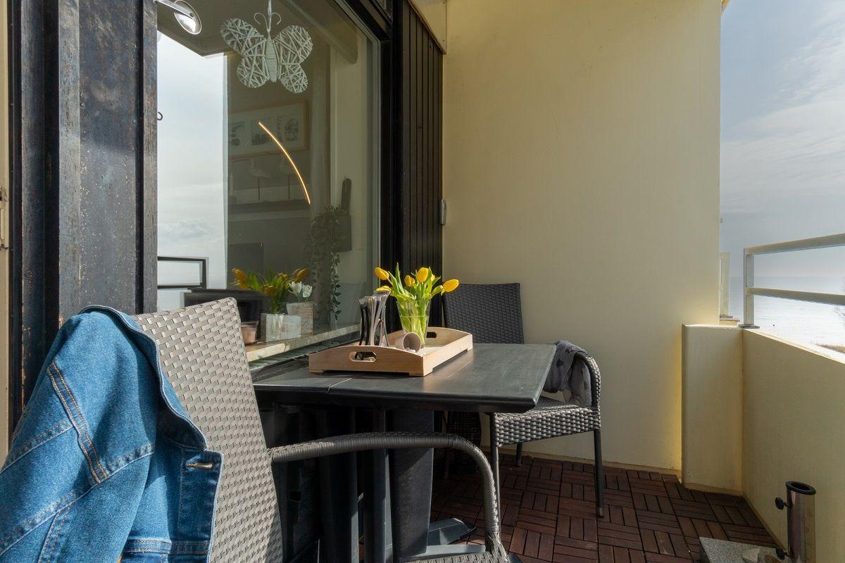 sonniger Balkon in ...