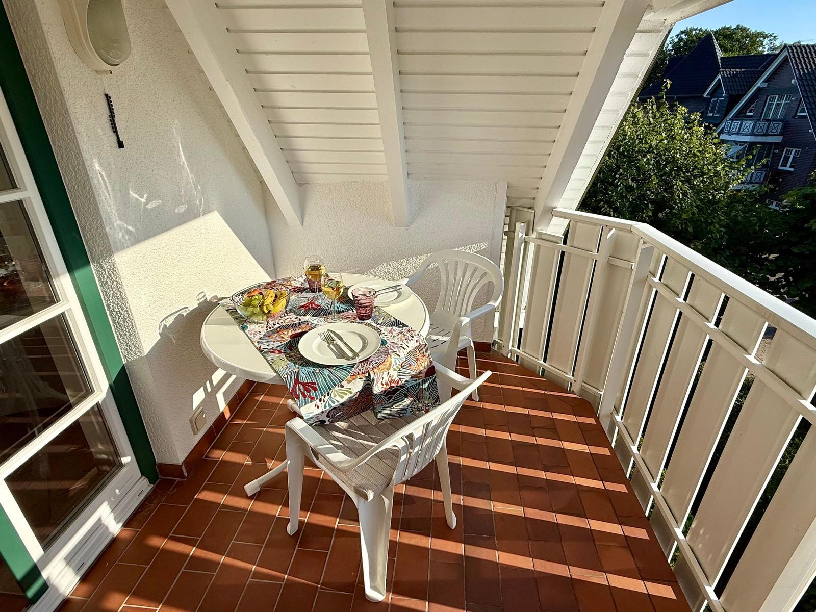 überdachter Westbalkon