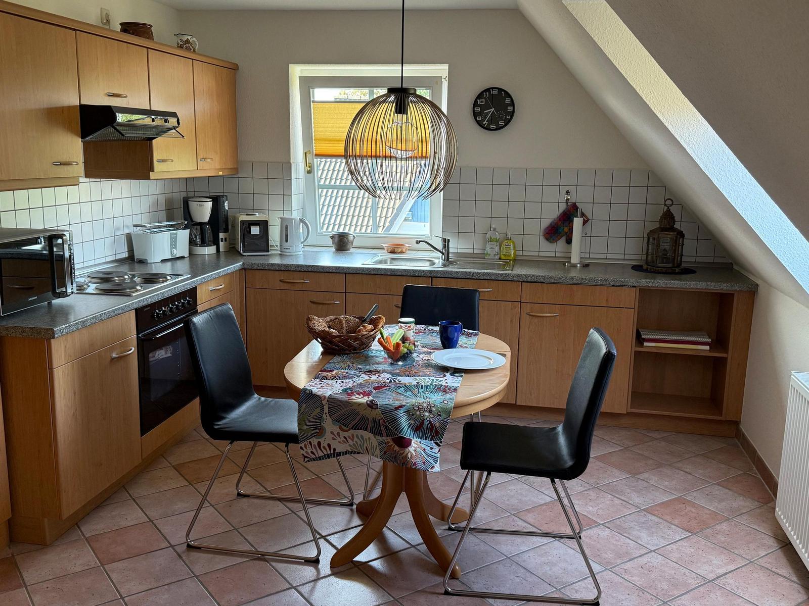 Essbereich mit Küchenzeile