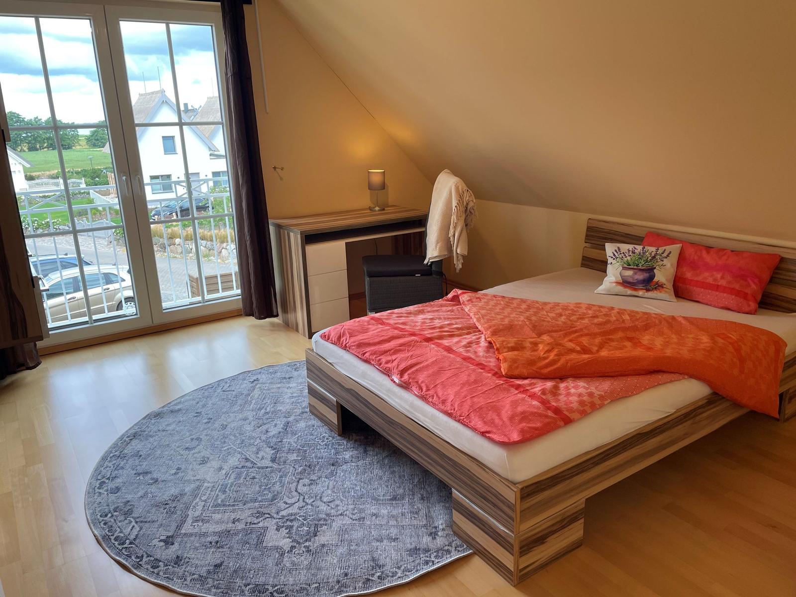 2. Schlafzimmer mit Doppelbett