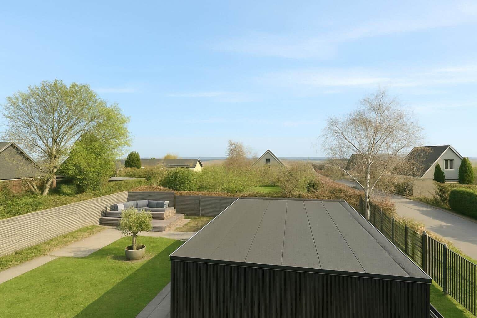 Garten mit Sitzbereich und Blick auf Wohnhäuser