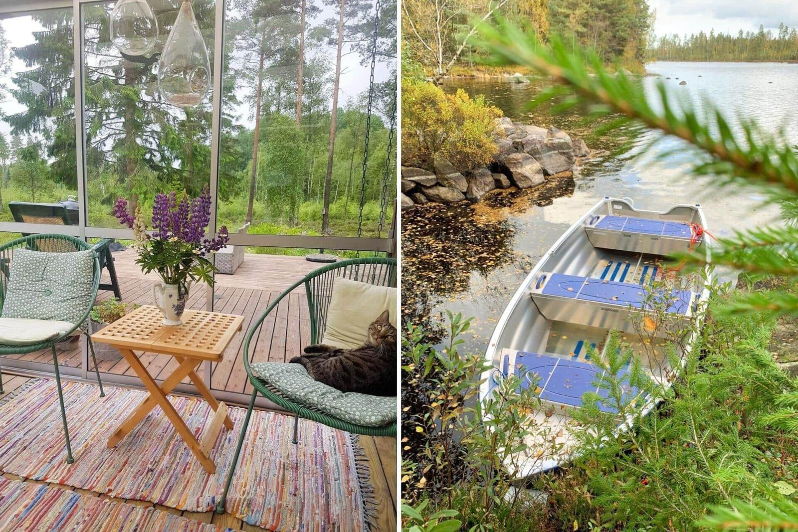 Terrasse mit Sitzgelegenheiten und Blick auf Wald. Boot liegt am Ufer eines Sees.