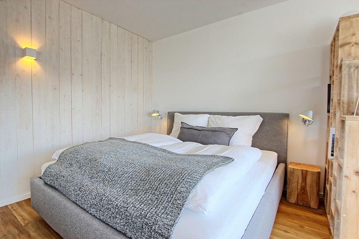 gemütliches Doppelbett