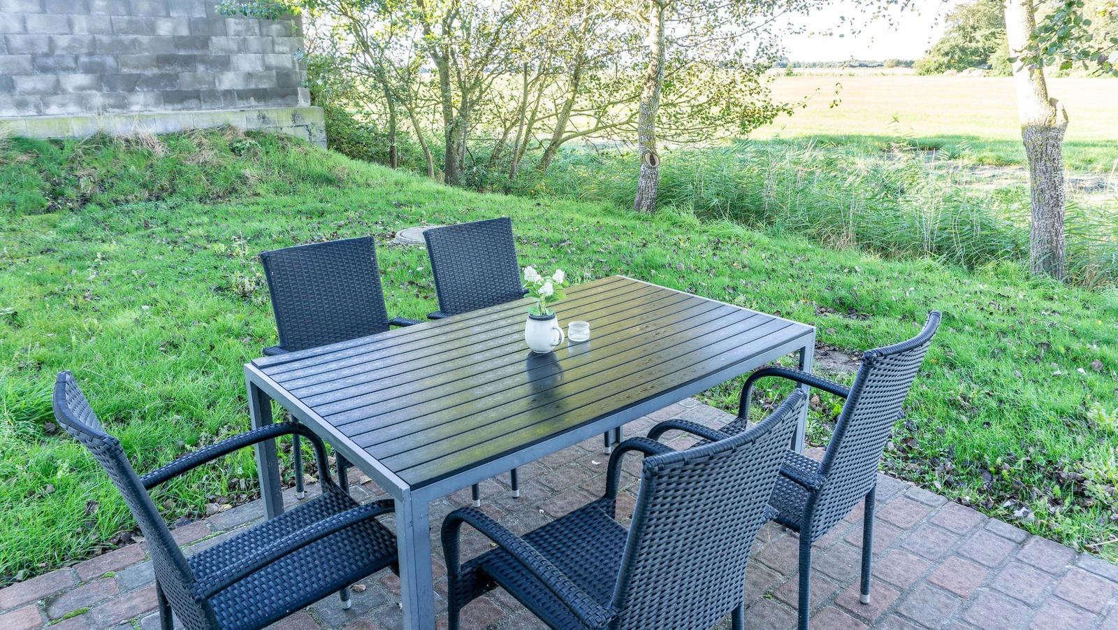 Gartentisch