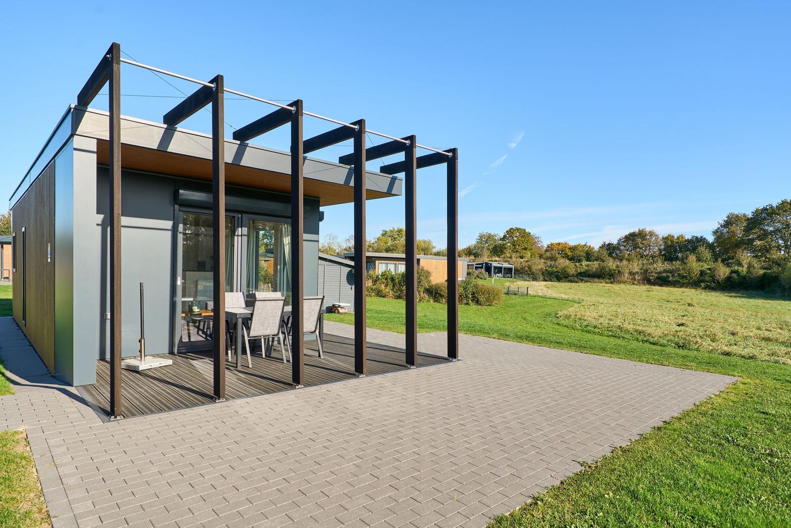 Moderne Unterkunft mit Terrasse und Garten. Freistehend in ruhiger Umgebung.