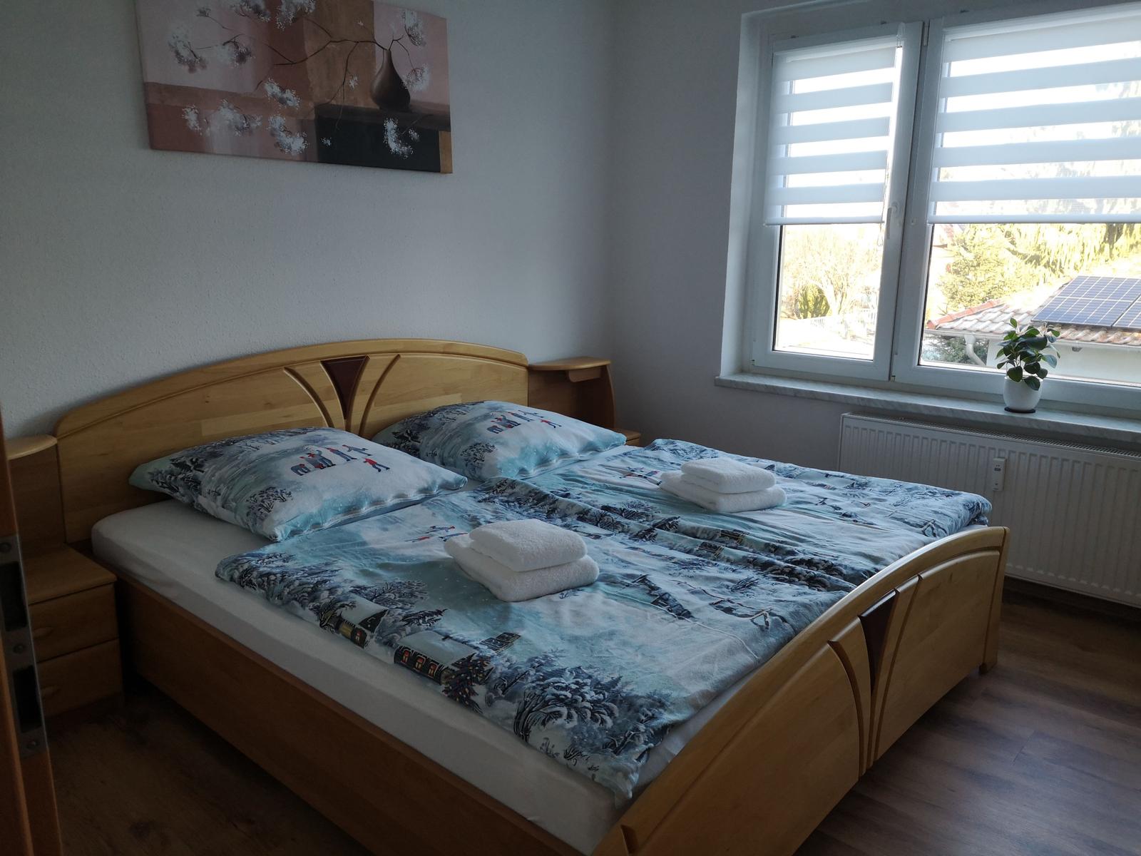 Schlafzimmer 1