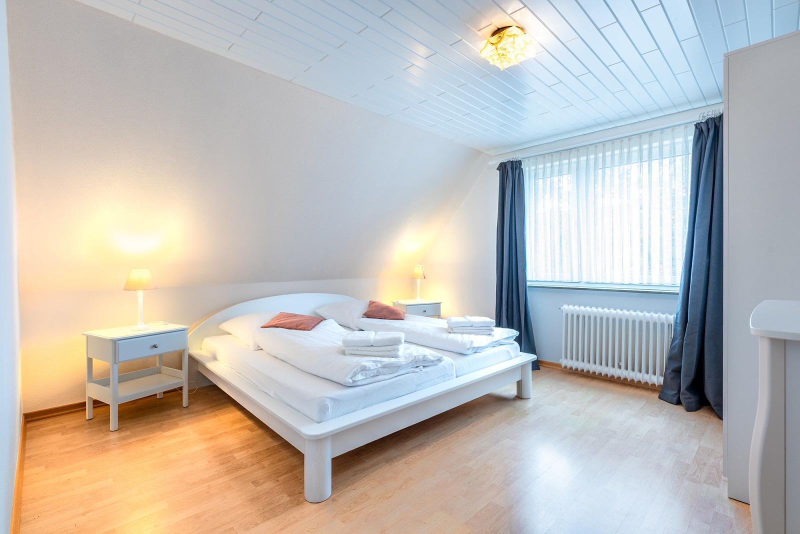 Das grosse Schlafzimmer (200x180)