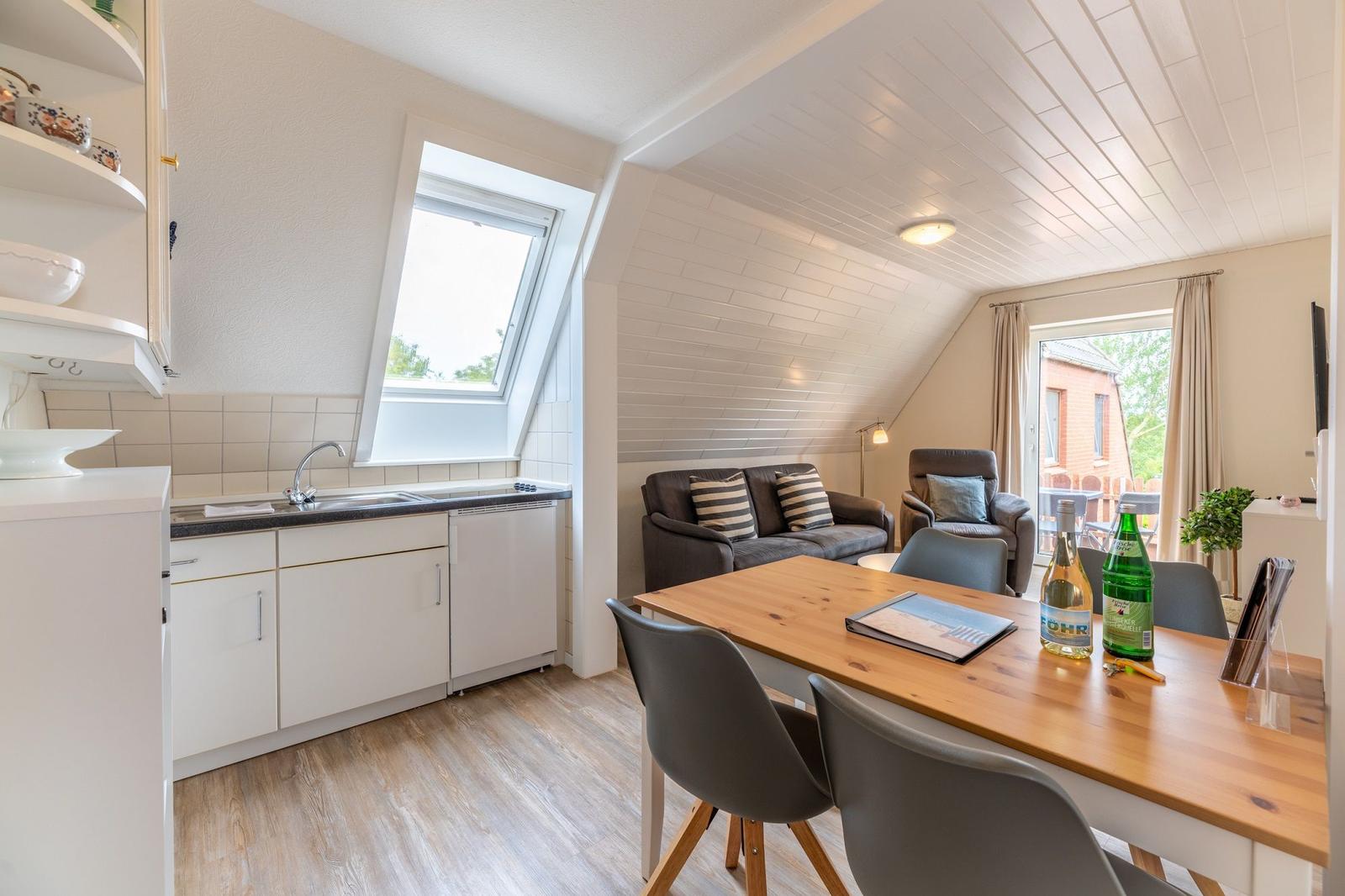 Küche mit Essbereich