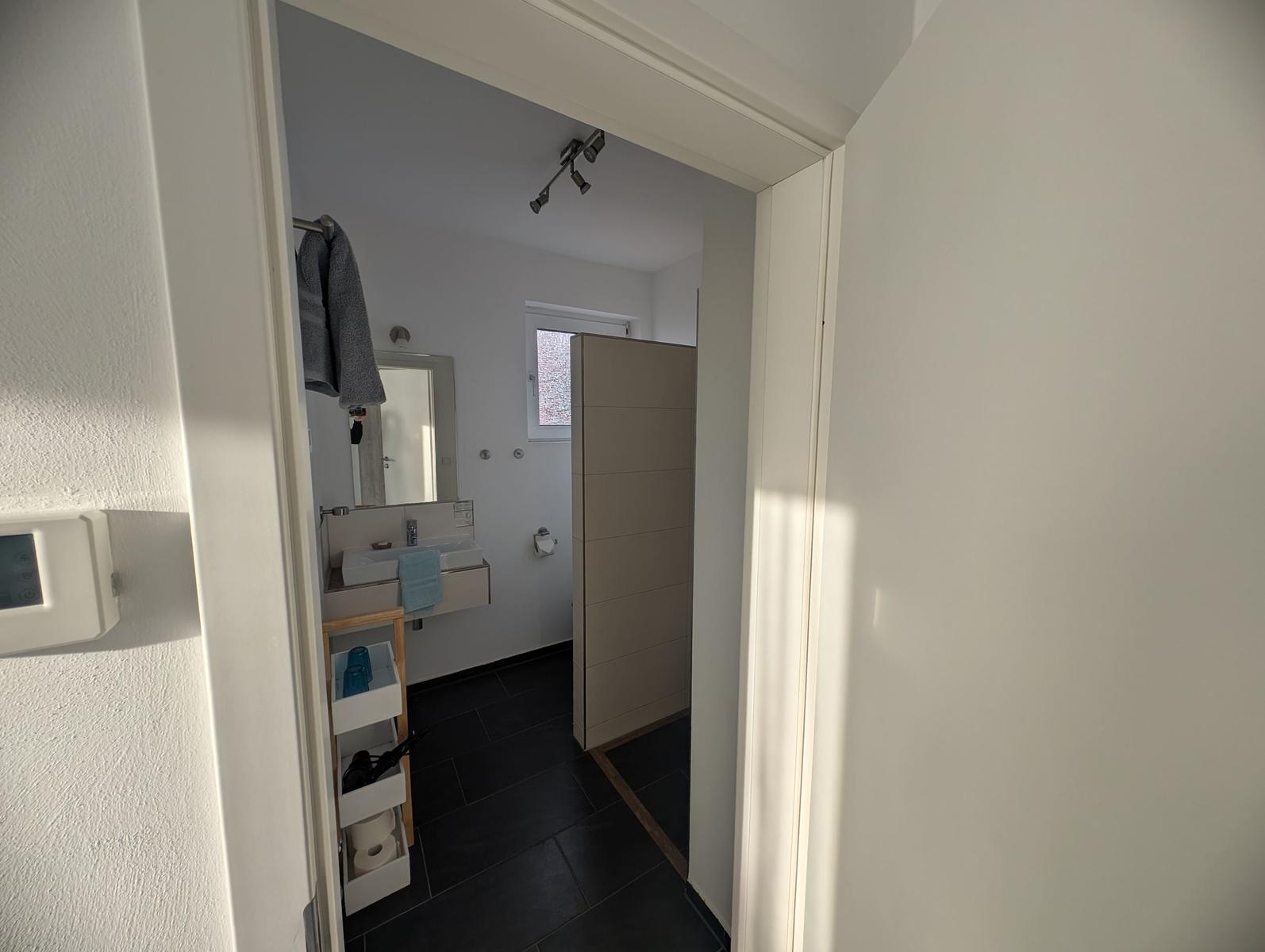 Blick ins Badezimmer...