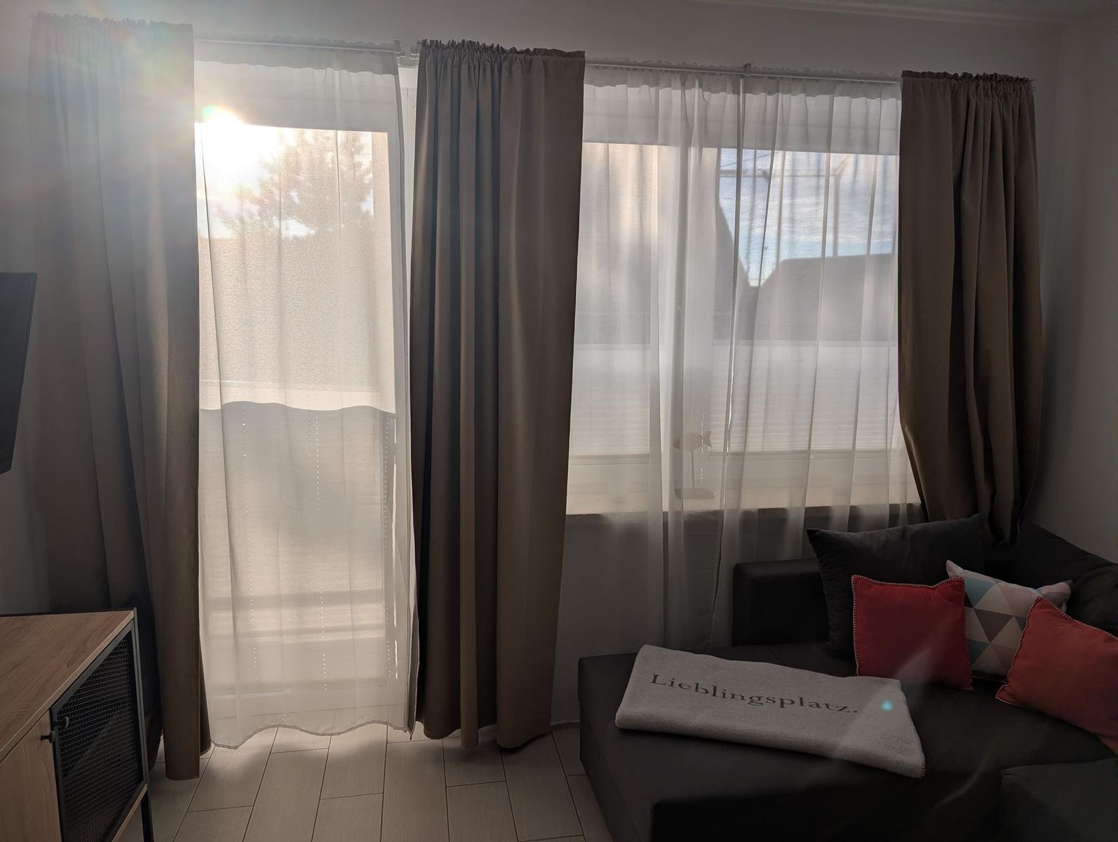 Wohnzimmer Blick Richtung Balkon...