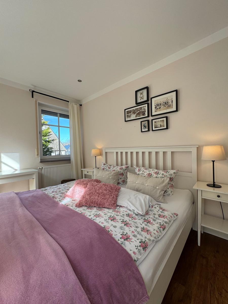 Schlafzimmer mit Zugang zur Terrasese