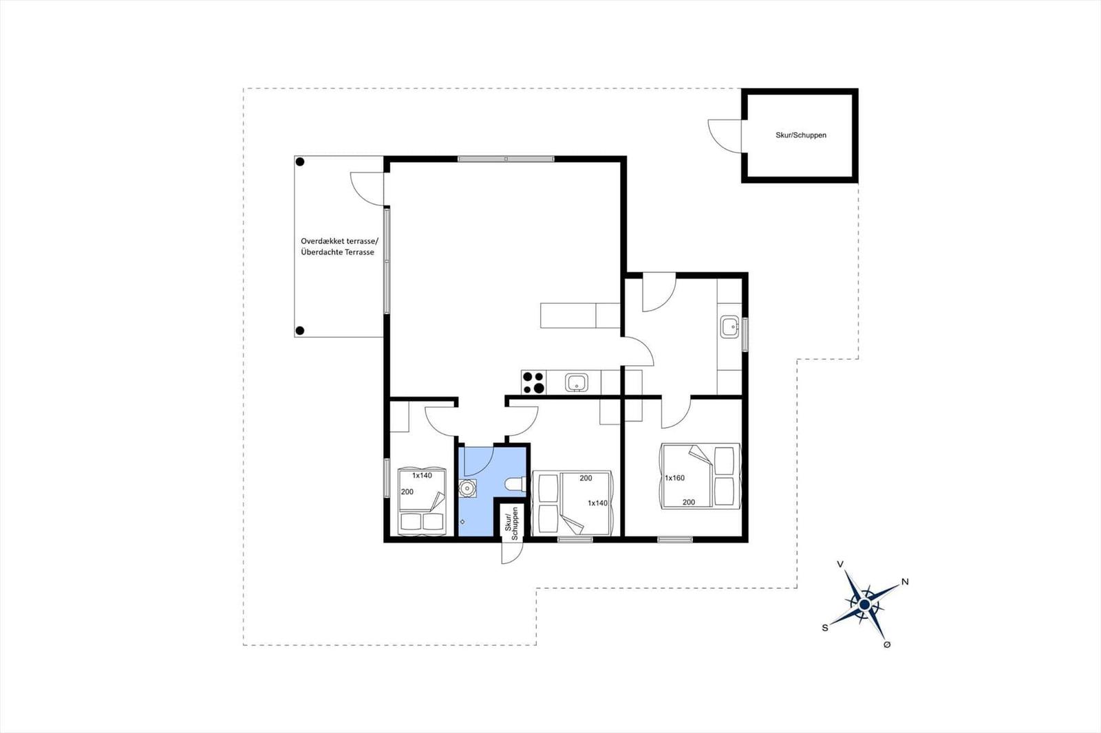 Wohnung mit zwei Schlafzimmern, Küche und überdachter Terrasse.
