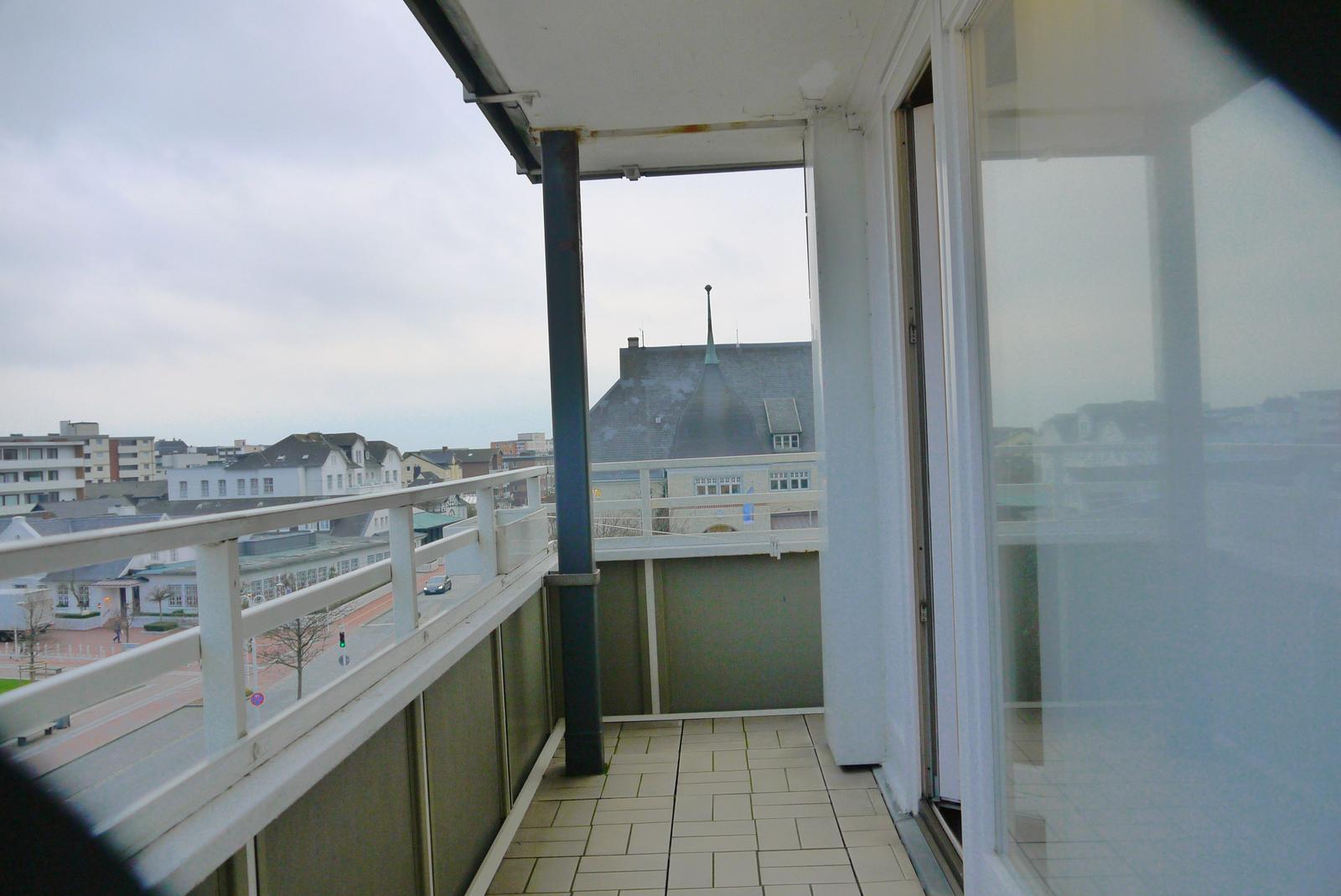 Balkon mit Blick zum Rathaus