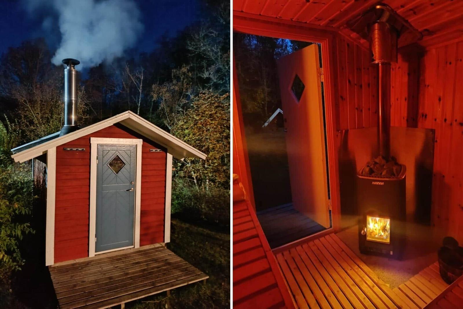 Roter Sauna-Bau mit Dach und Tür. Im Inneren steht ein Holzofen mit Feuer.