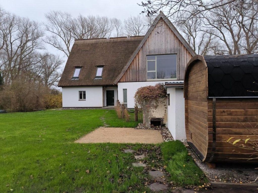 mit gemeinsamer Sauna und Schattensitzecke