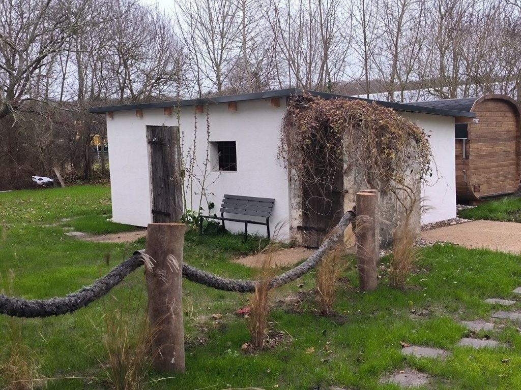 Gemeinsamer abschließbarer Fahrradschuppen Wohnung Hans-Jürgen und  Peter Paulsen mit E-Anschluß