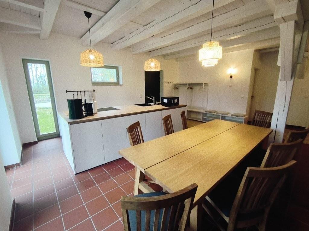 Küche und Eßtisch wohnung Peter Paulsen