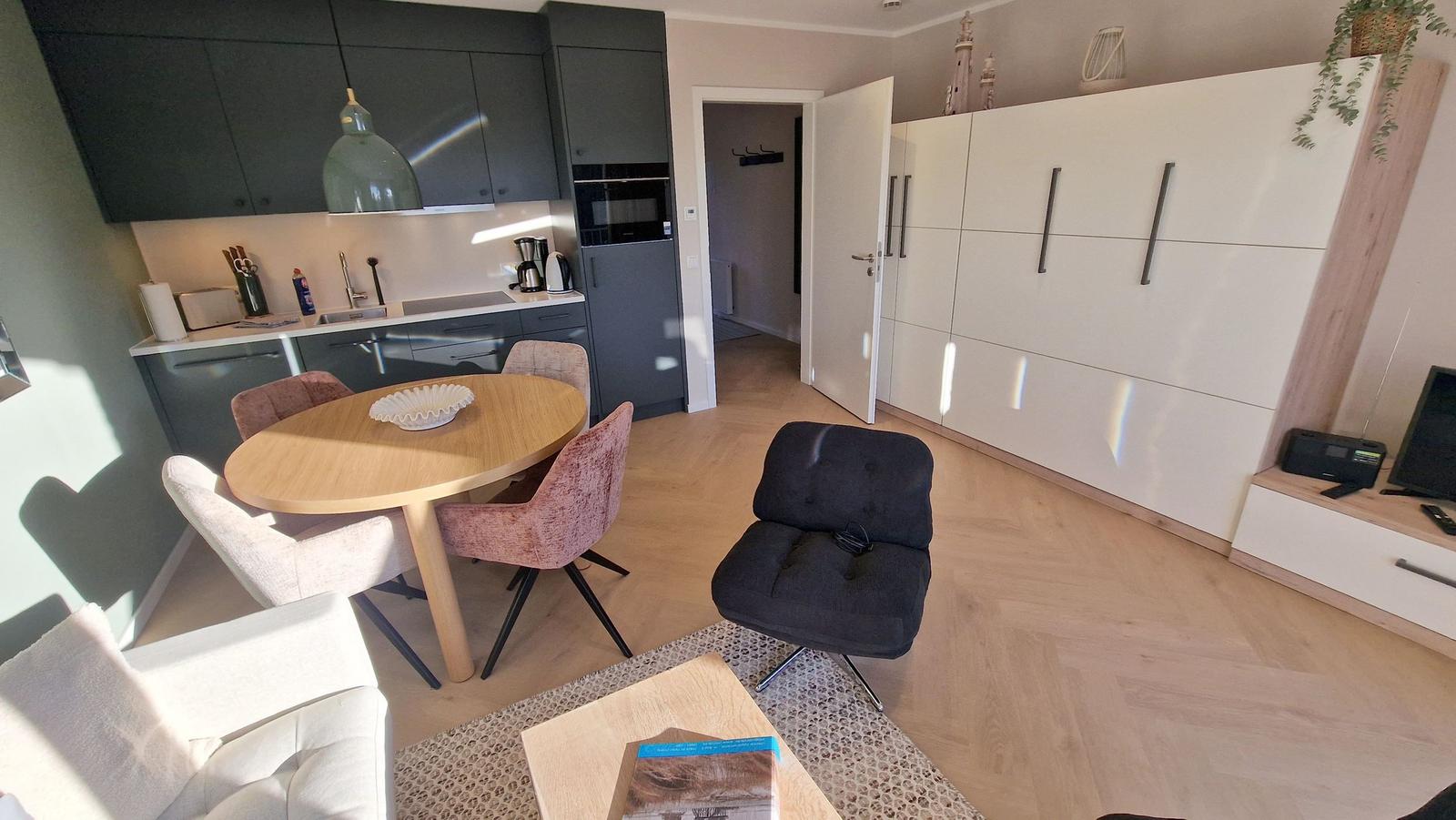 Küche und Essecke...