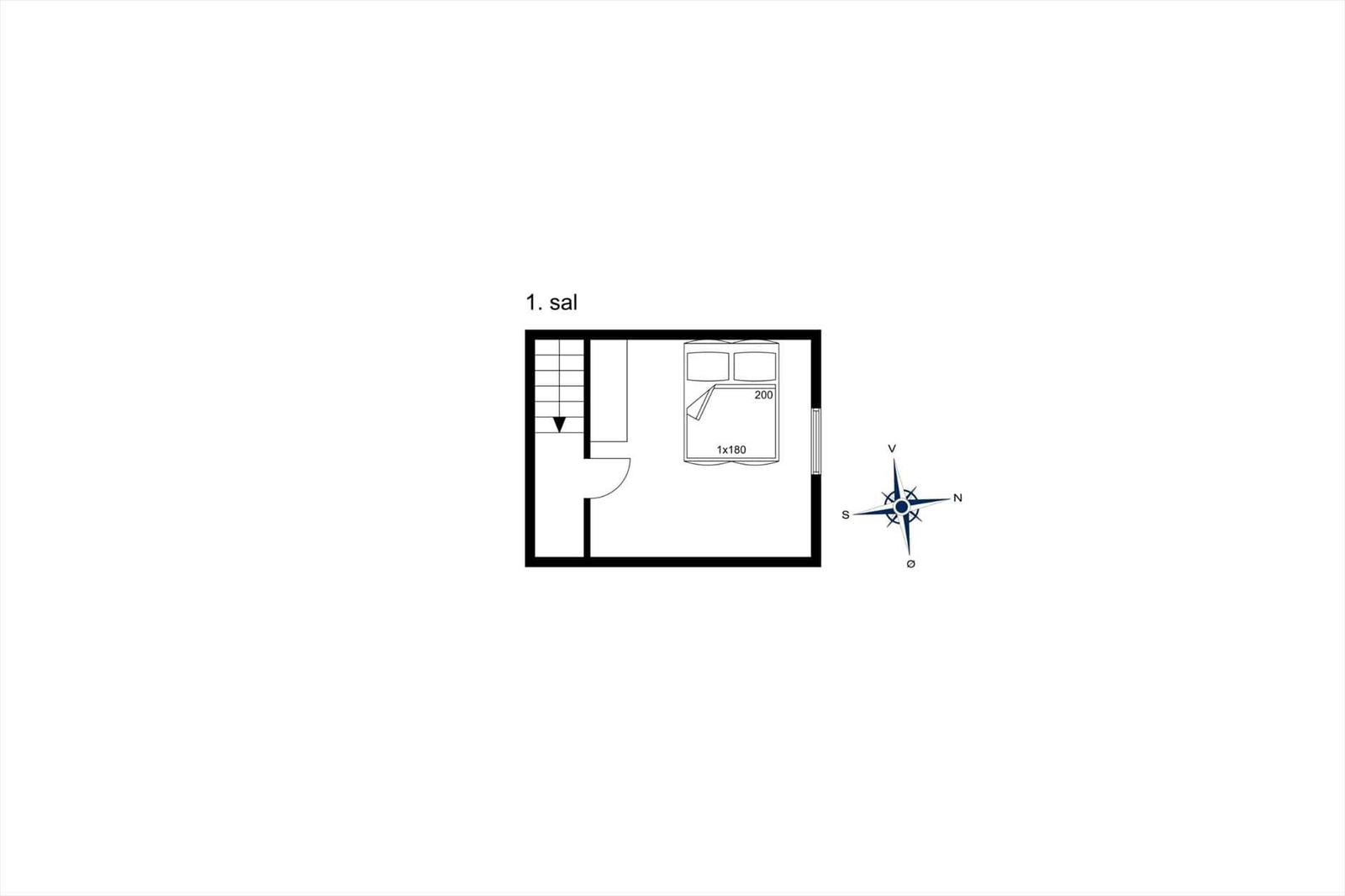 Erstes Schlafzimmer mit 180x200-Bett und Treppe zur nächsten Etage.