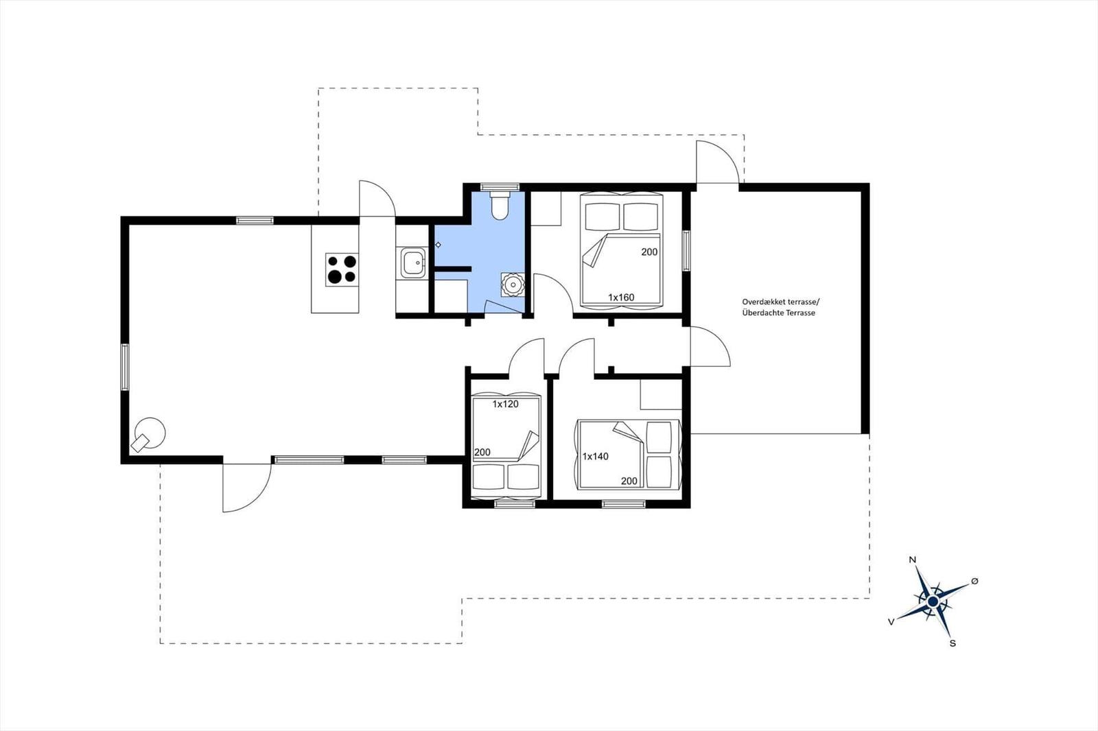 Wohnung mit drei Schlafzimmern, Küche und überdachter Terrasse.