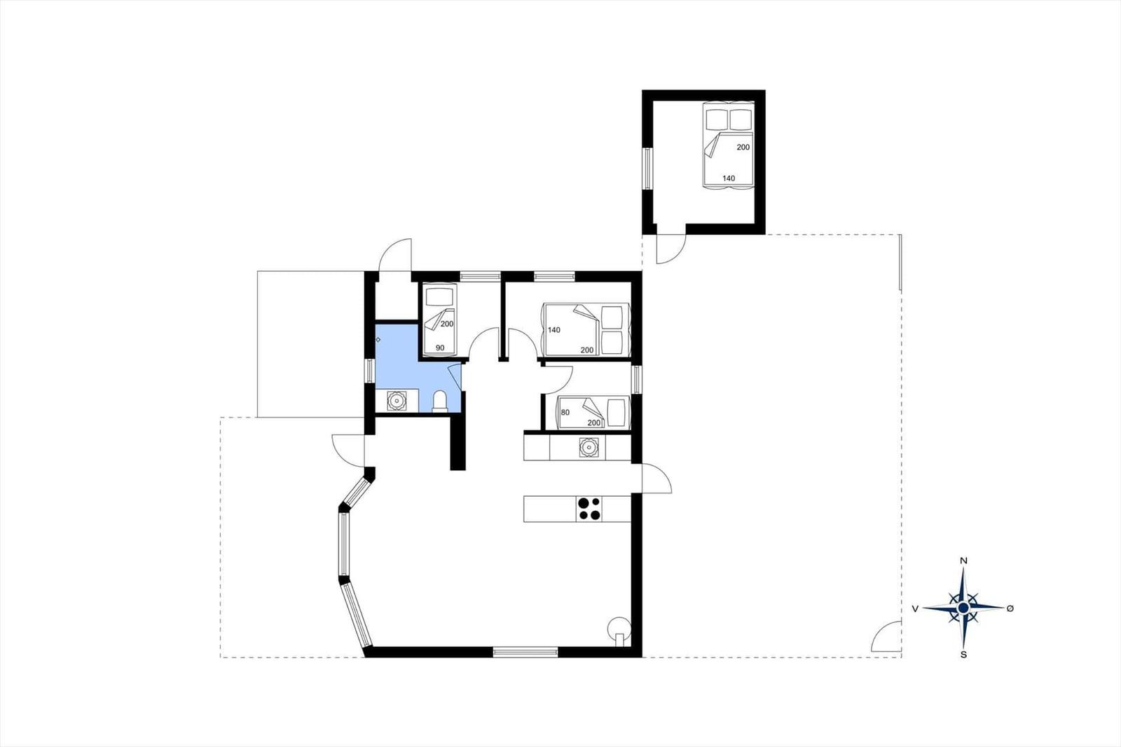 Wohnung mit Küche, Bad und drei Schlafzimmern. Raumplan mit Orientierung.