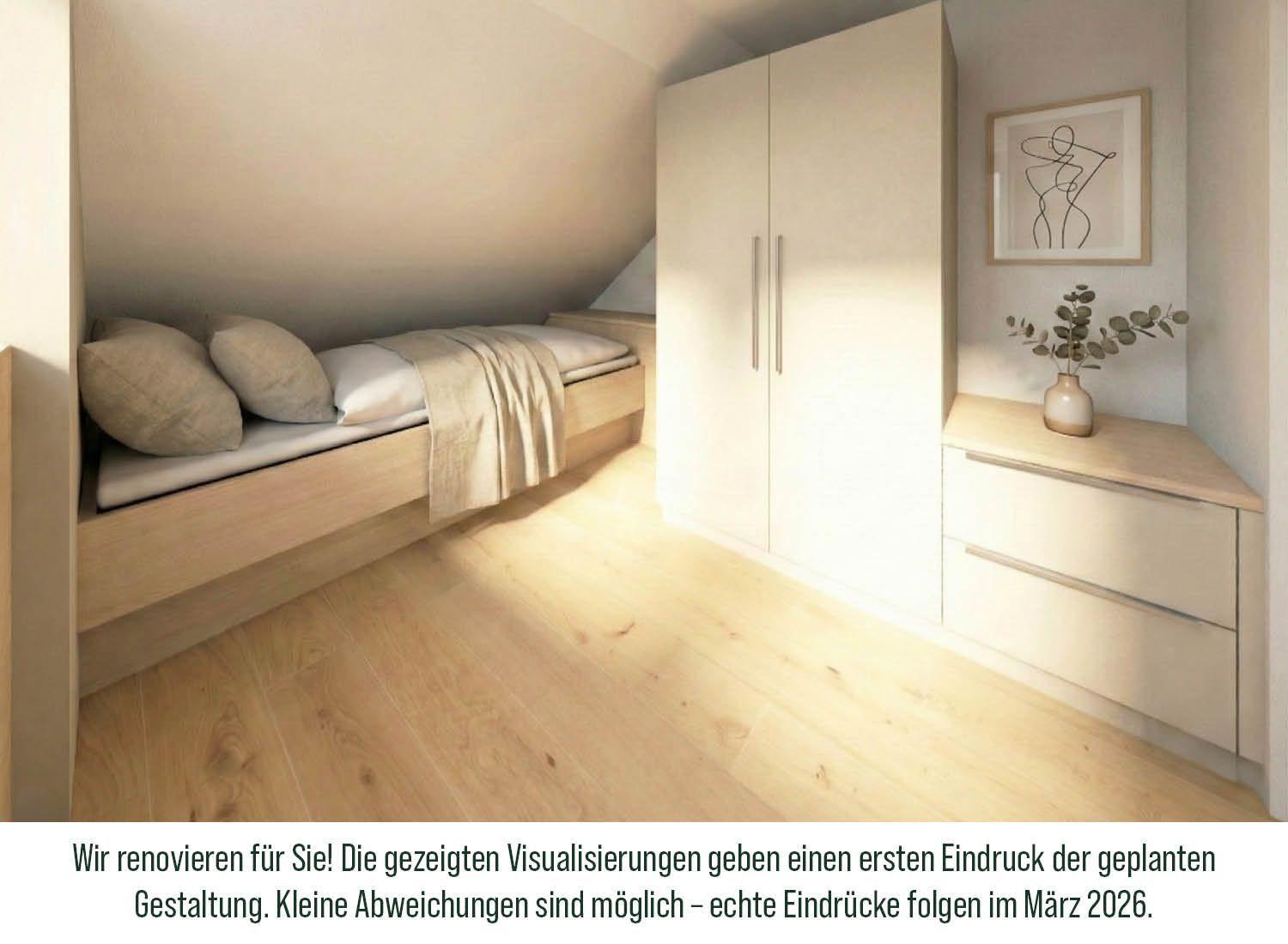 Schlafzimmer mit Dachschräge, Bett, Kleiderschrank und Schreibtisch mit Vasen.