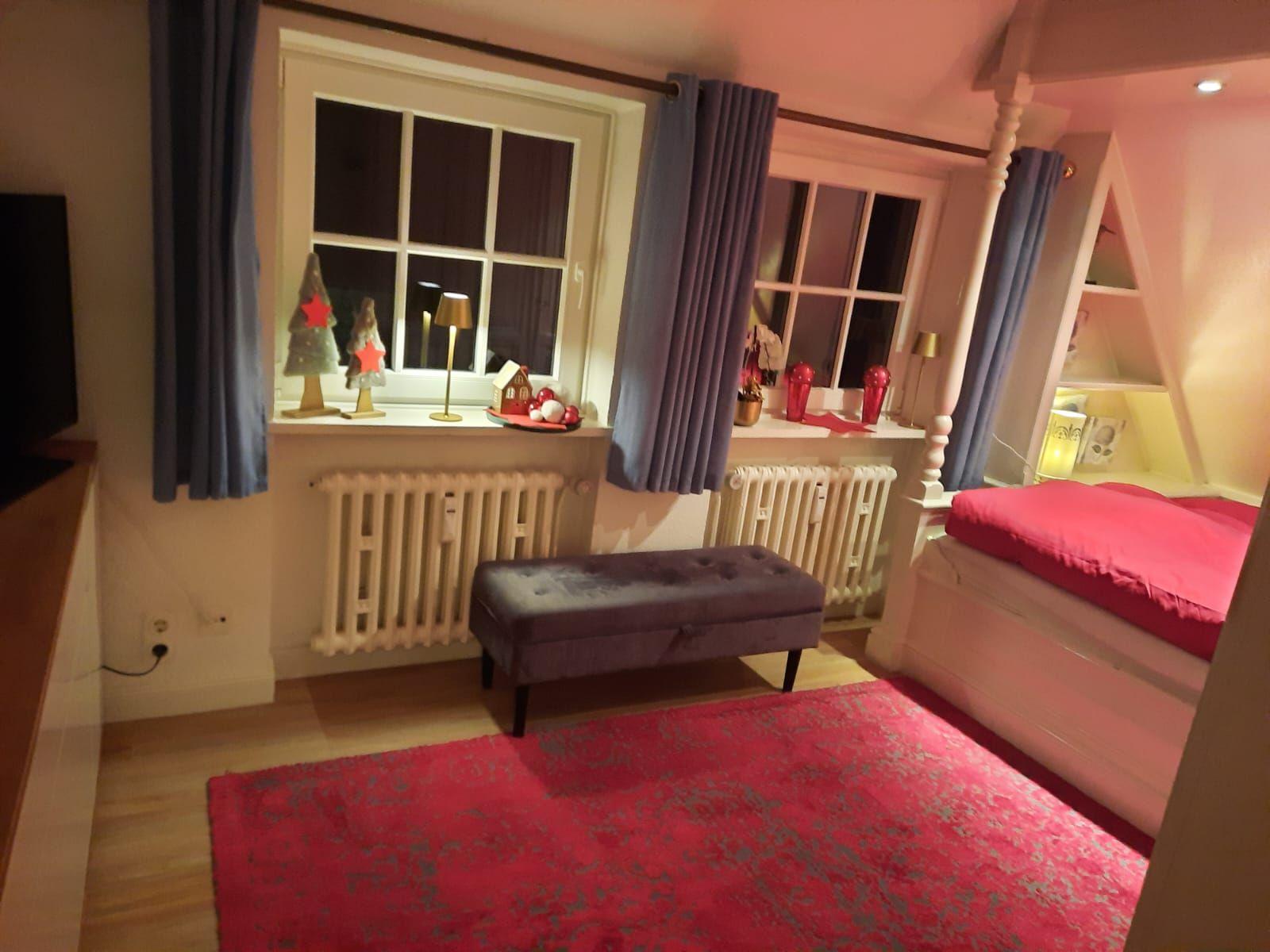 2 Fenster im Schlafzimmer