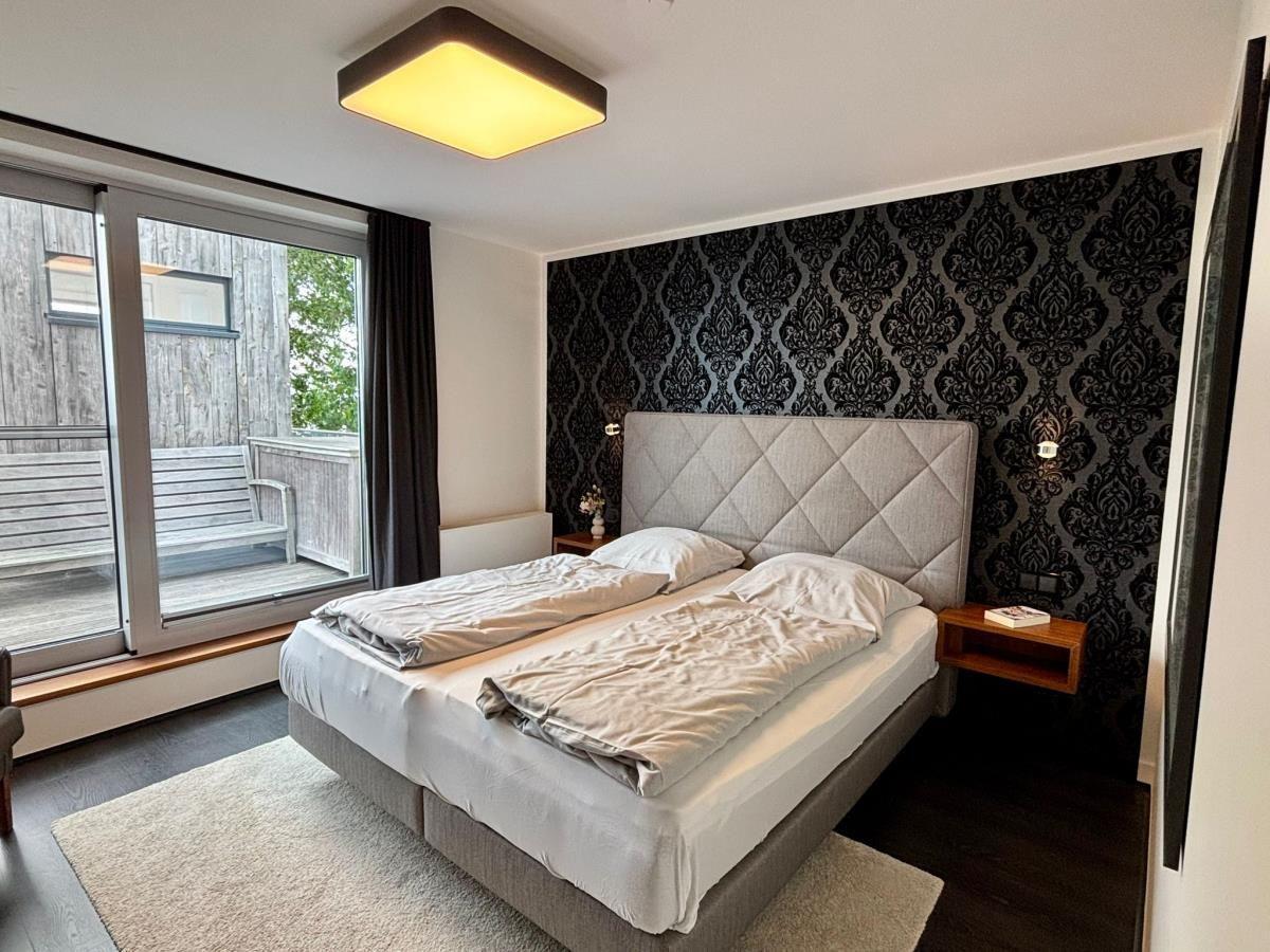 Schlafzimmer 1