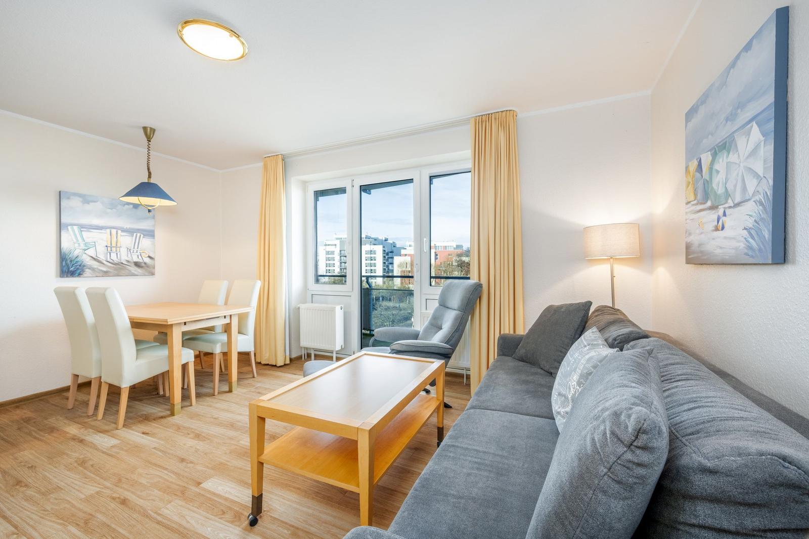 Wohn-Essbereich mit Esstisch