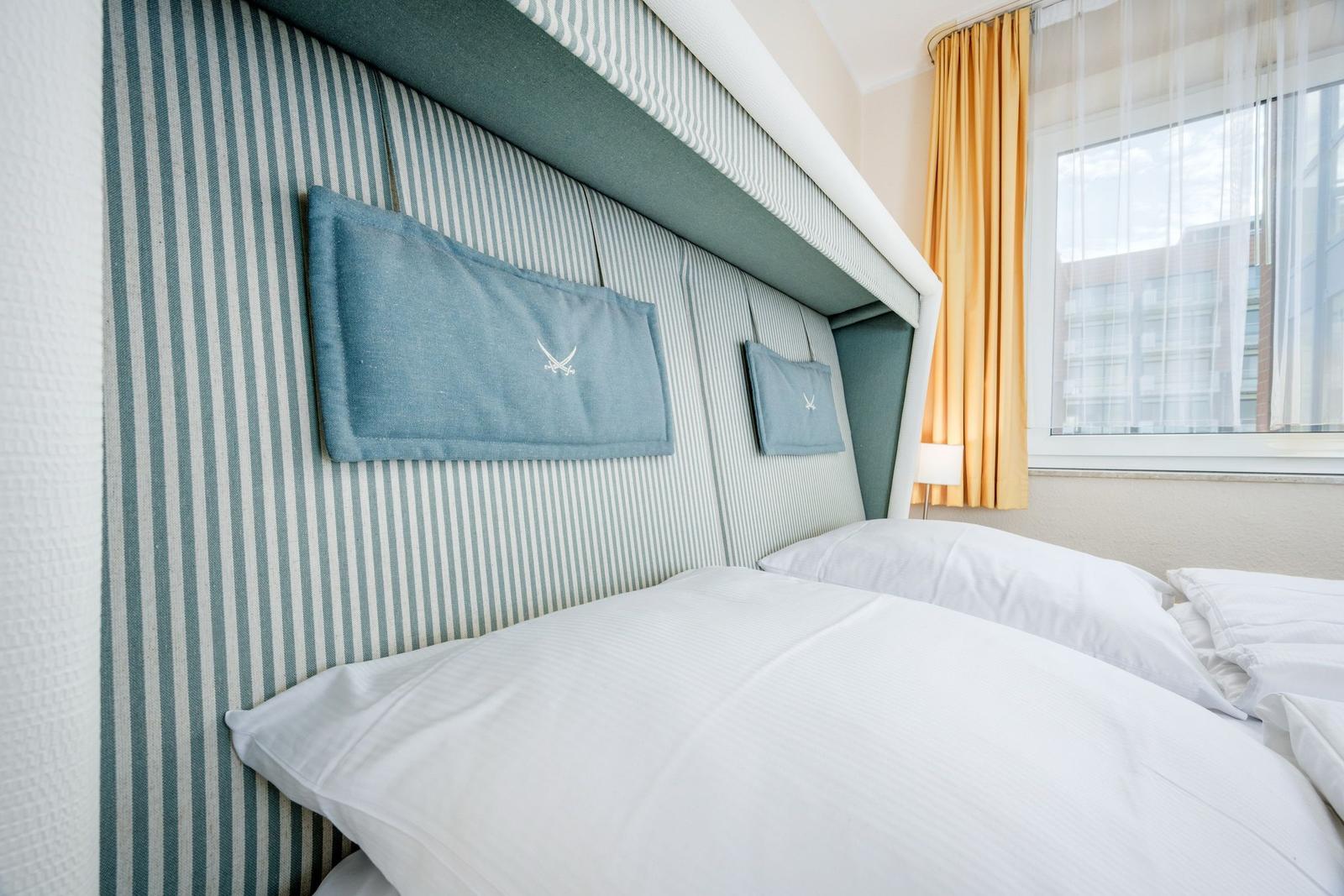 Schlafzimmer mit Doppelbett