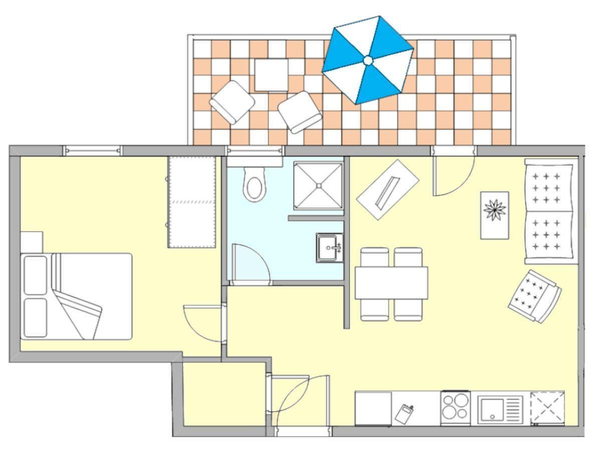 Wohnung mit Küche, Essbereich, Schlafzimmer und Bad. Außenbereich mit Sonnenschirm.