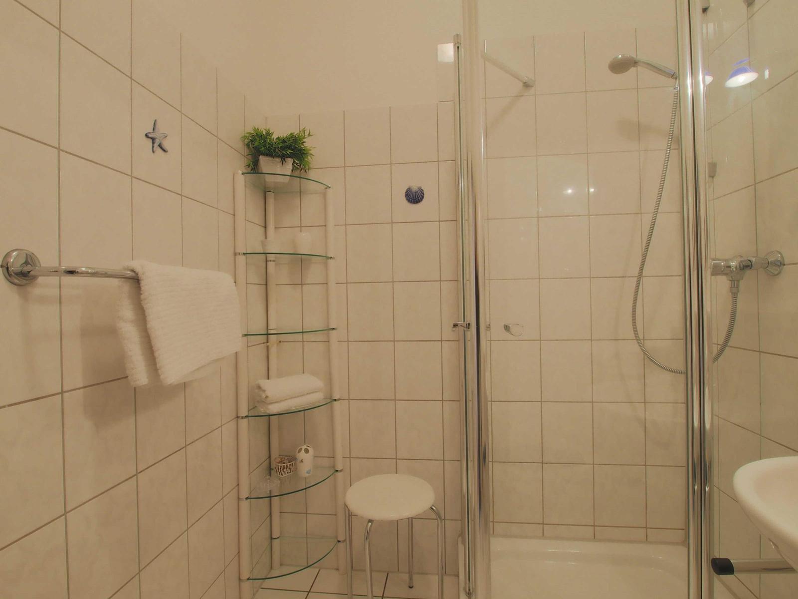 Bad mit Dusche